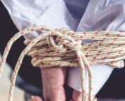 Signs You’re Emotionally Dependent and Ways to Grow Independence