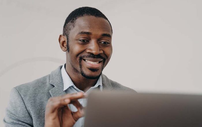 What to Expect and How to Choose the Right Online Therapist