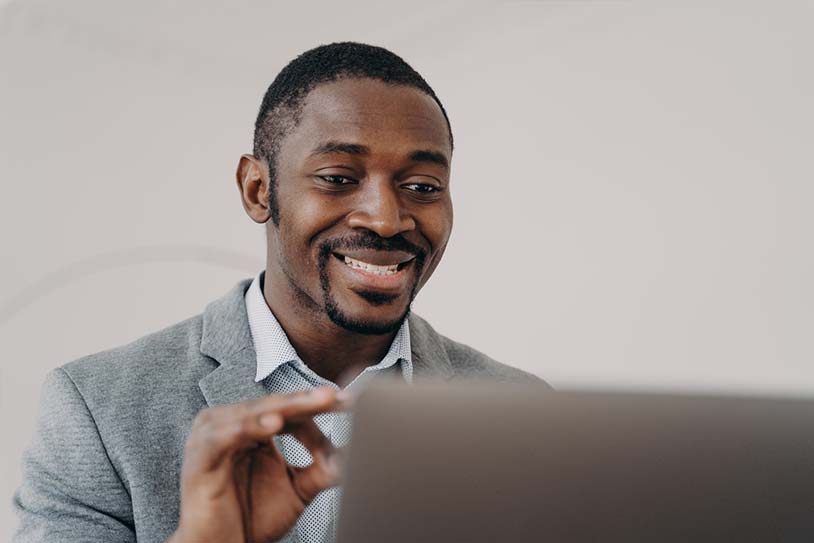 What to Expect and How to Choose the Right Online Therapist