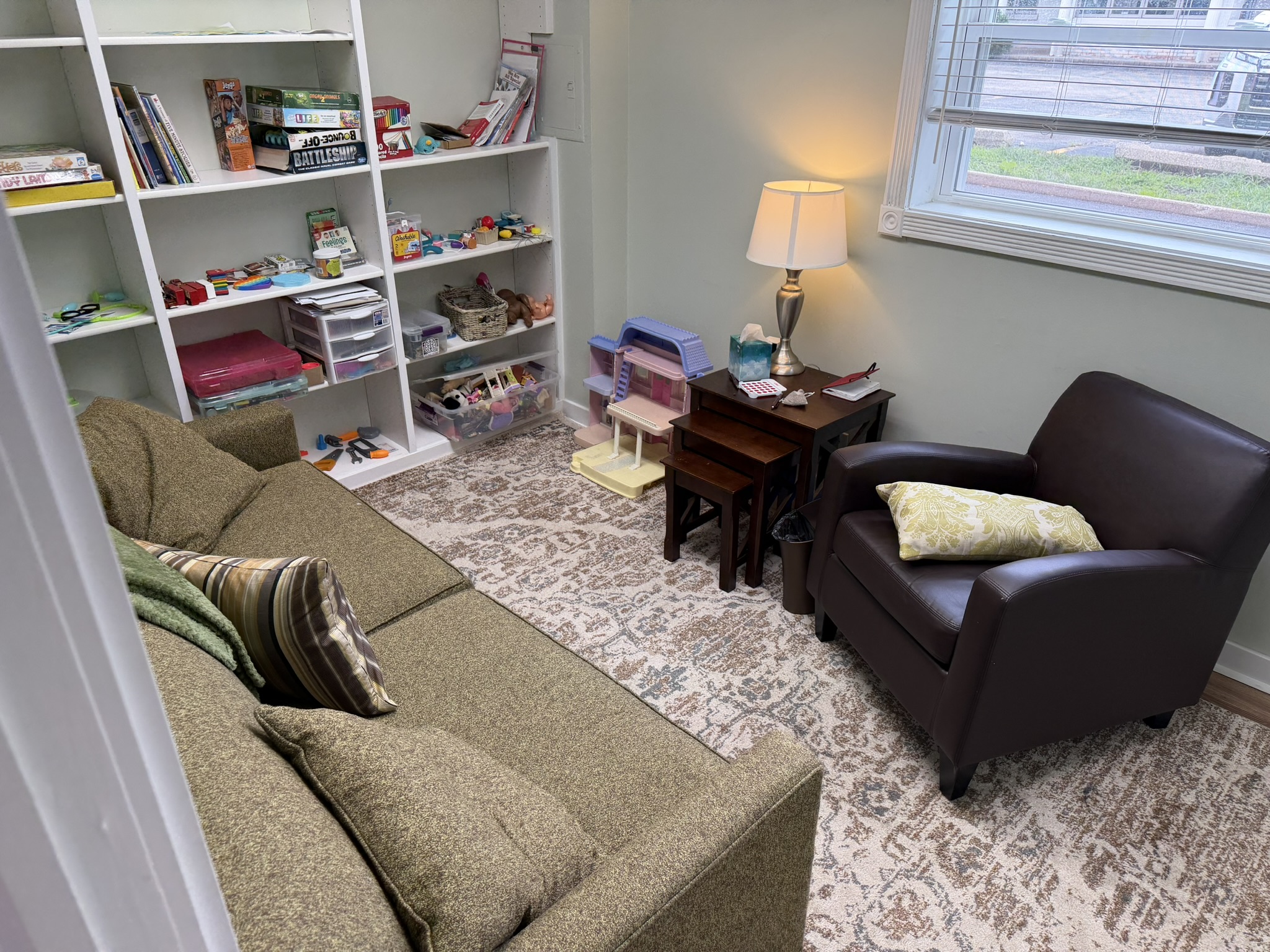 Play Therapy in Naperville, Wheaton, and Geneva Play Therapy in Naperville, Wheaton, and Geneva