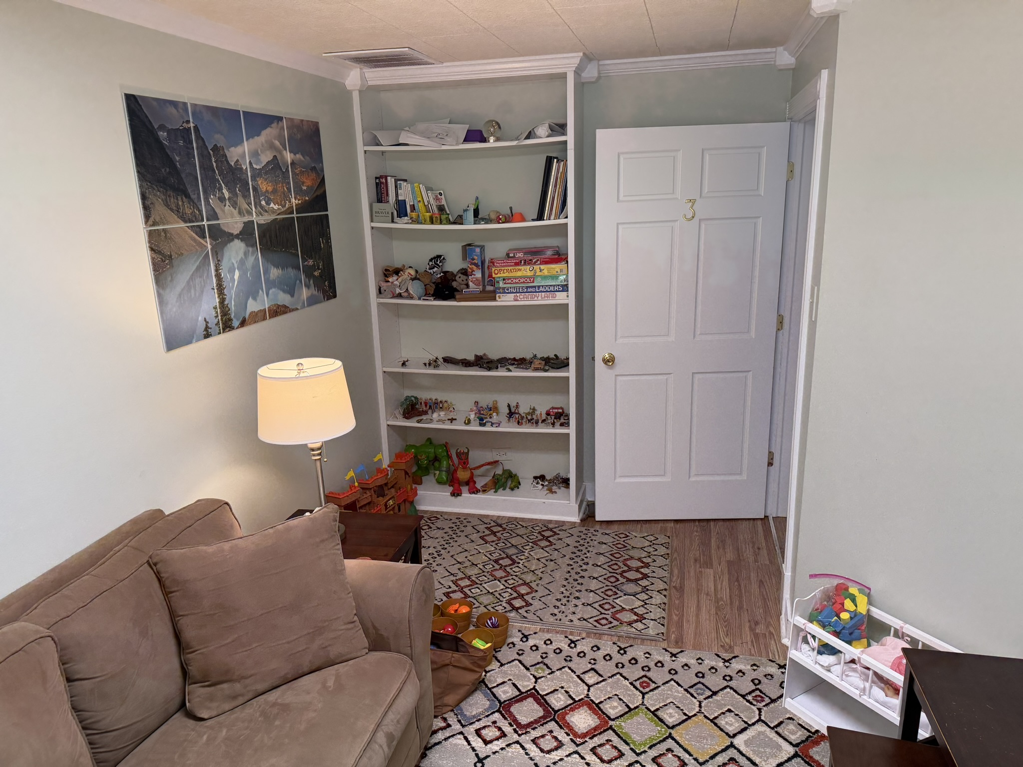 Play Therapy in Naperville, Wheaton, and Geneva Play Therapy in Naperville, Wheaton, and Geneva